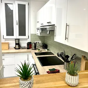  Quarto em Acomodações Particulares Les De Cedric Iconic Tram Gare Pour Personnes Calmes